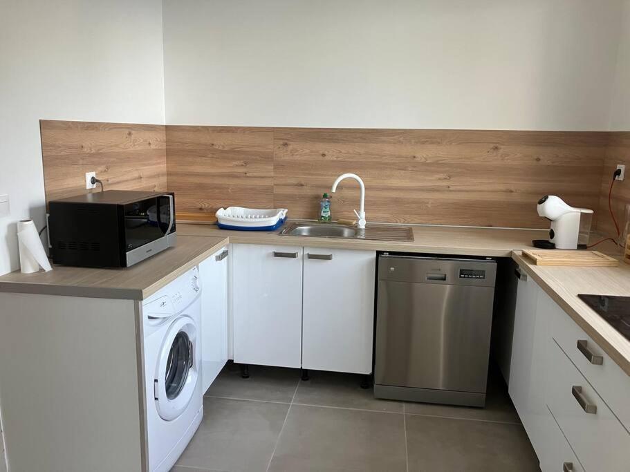 Appartement T4 Terrasse Et Vue イストル エクステリア 写真