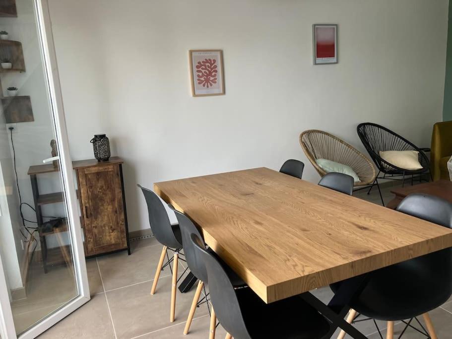 Appartement T4 Terrasse Et Vue イストル エクステリア 写真